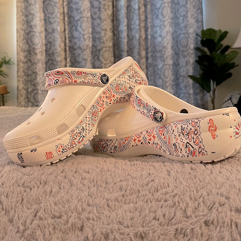Crocs